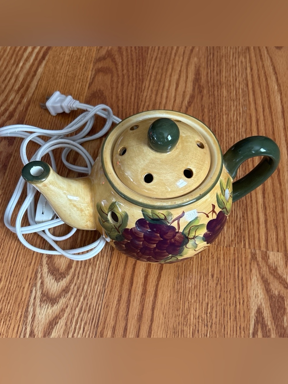 2 Piece Grape Vine Themed Home Decor Tea Pot Style Electric Candle Warmer Cozy - Picture 7 of 13